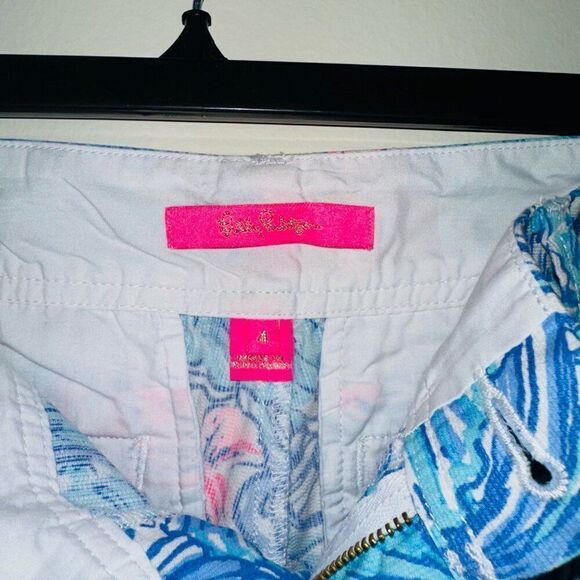 Lilly Pulitzer Women's Raising Shell Blue Haven Walsh Short SIZE 4 - Picture 2 of 3